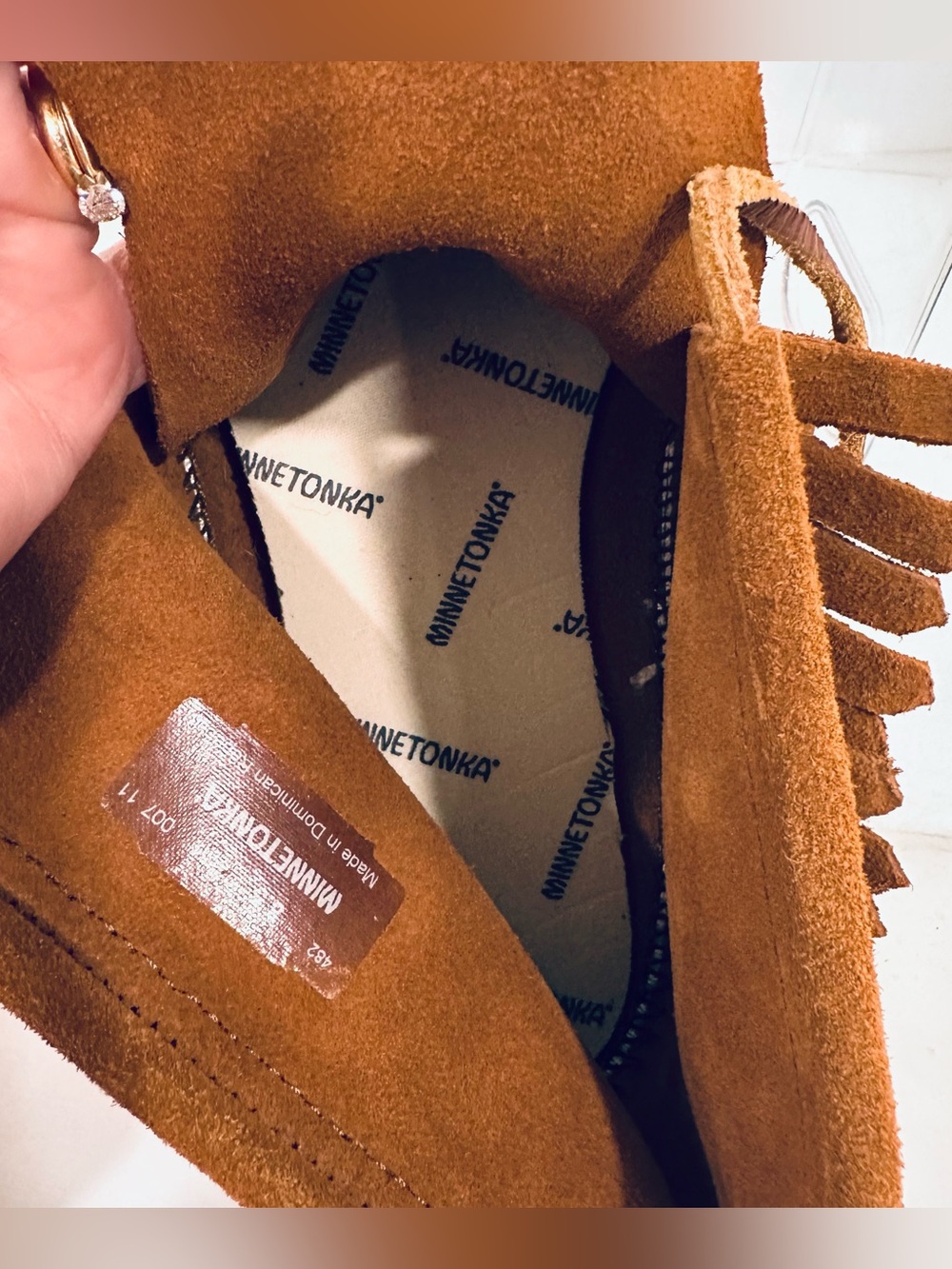 Minnetonka Women's Classic Fringe Leather Soft Sole Bootie Moccasin Fits like 9 - Picture 10 of 14